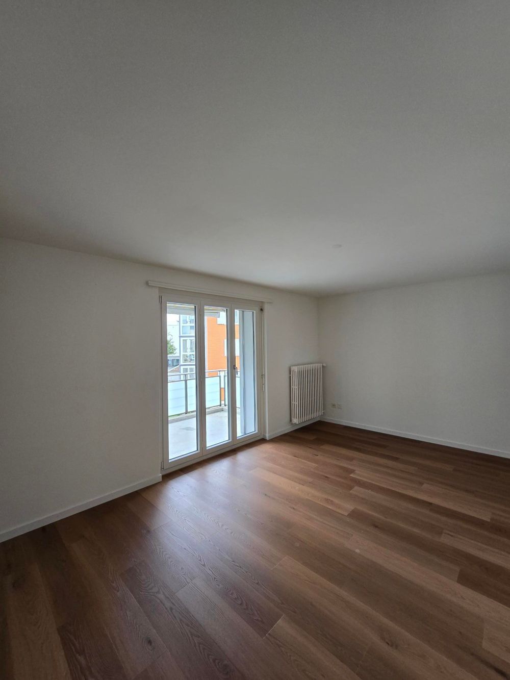Renovierte 3 Zimmer Wohnung mit Balkon in Baar - Bild 1