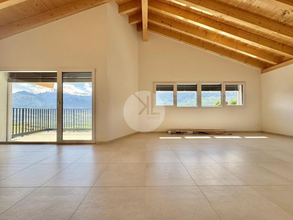 Attique vue panoramique à Flanthey –  entre vignobles, montagnes et qualité de vie - _slash_uploads_slash_2025_slash_09_slash_66b33ac7-50d1-4be6-a348-35a061f05598.jpg