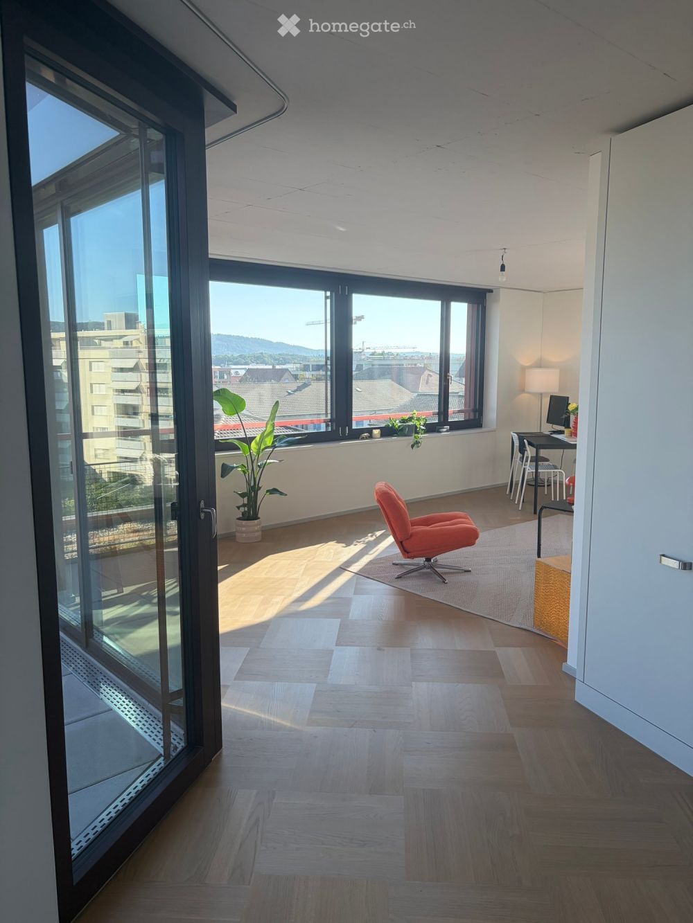 Lichtdurchflutete Neubauwohnung inkl. Parkplatz & Balkon in Top Lage in Dietikon - Bild 5