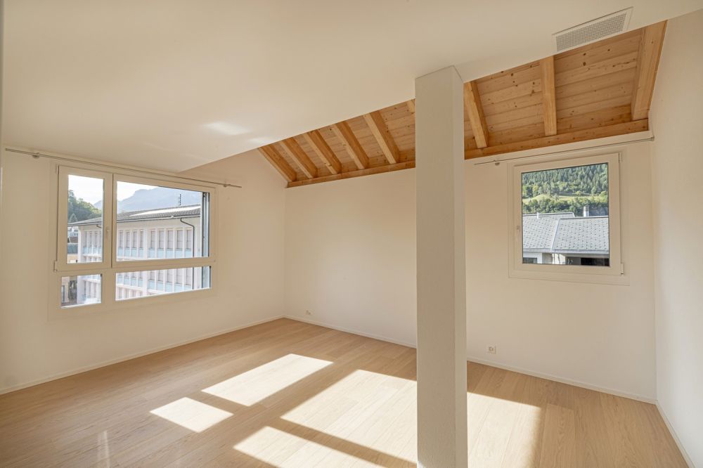 Modernes Wohnen mit Bündner Lebensqualität  Exklusive 5.5-Zimmer-Wohnung in Domat/Ems - Bild 10