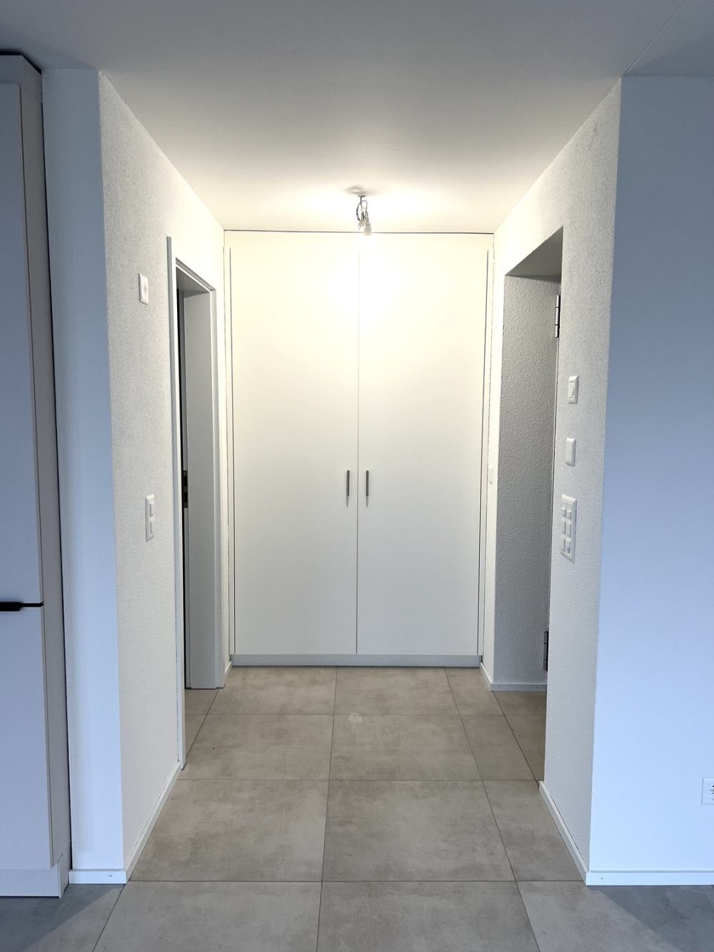 Erstvermietung: Neubau-Einfamilienhaus in Kollbrunn - Korridor