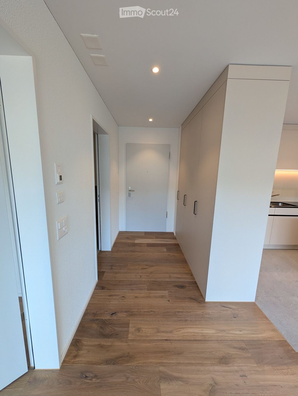 Erstvermietung von 2.5 Zimmer-Wohnung an bester Zentrumslage (höchster Innenausbaustandard) - Bild 4