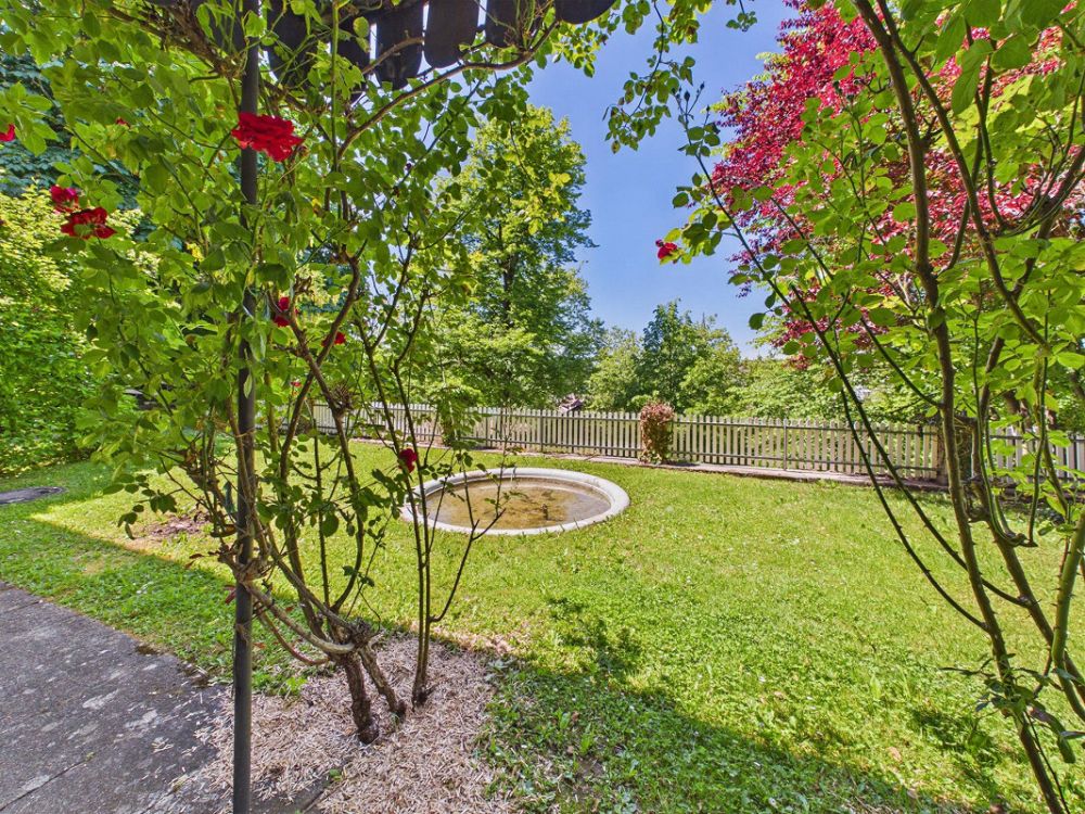 Frisch sanierte 2.5-Zimmerwohnung mit Gartenidylle im Obstberg - Bild 4