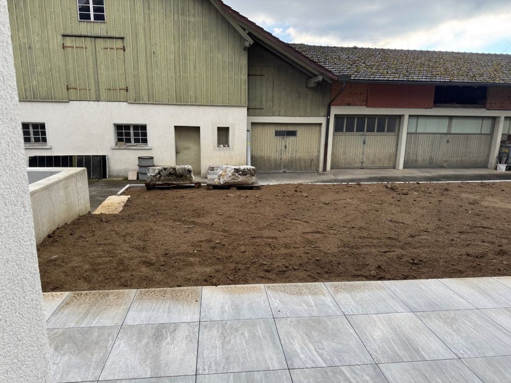 Erstvermietung moderne 4.5-Zimmer-Parterre-Wohnung - Sitzplatz