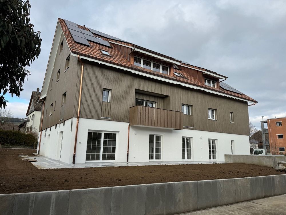 Erstvermietung moderne 3.5-Zimmer-Dachwohnung - Ansicht Aussen
