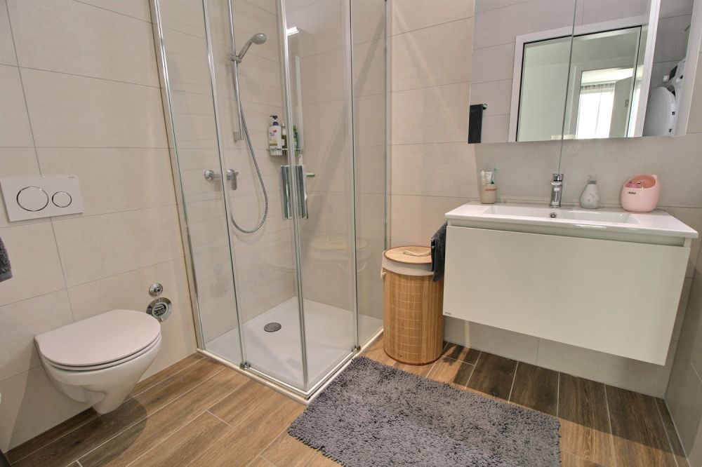 Magnifique appartement de 4.5 pièces à louer à Marly - Salle de douche