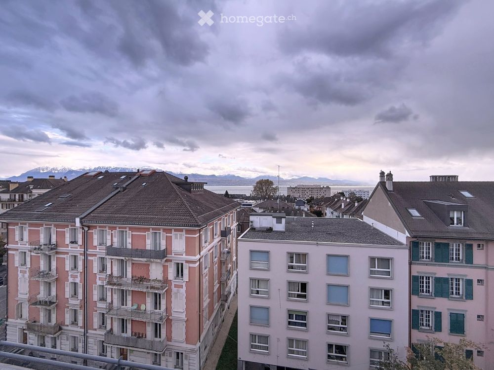 Magnifique appartement sous les toits de 3.5 pièces avec vue panoramique à Lausanne - Bild 1