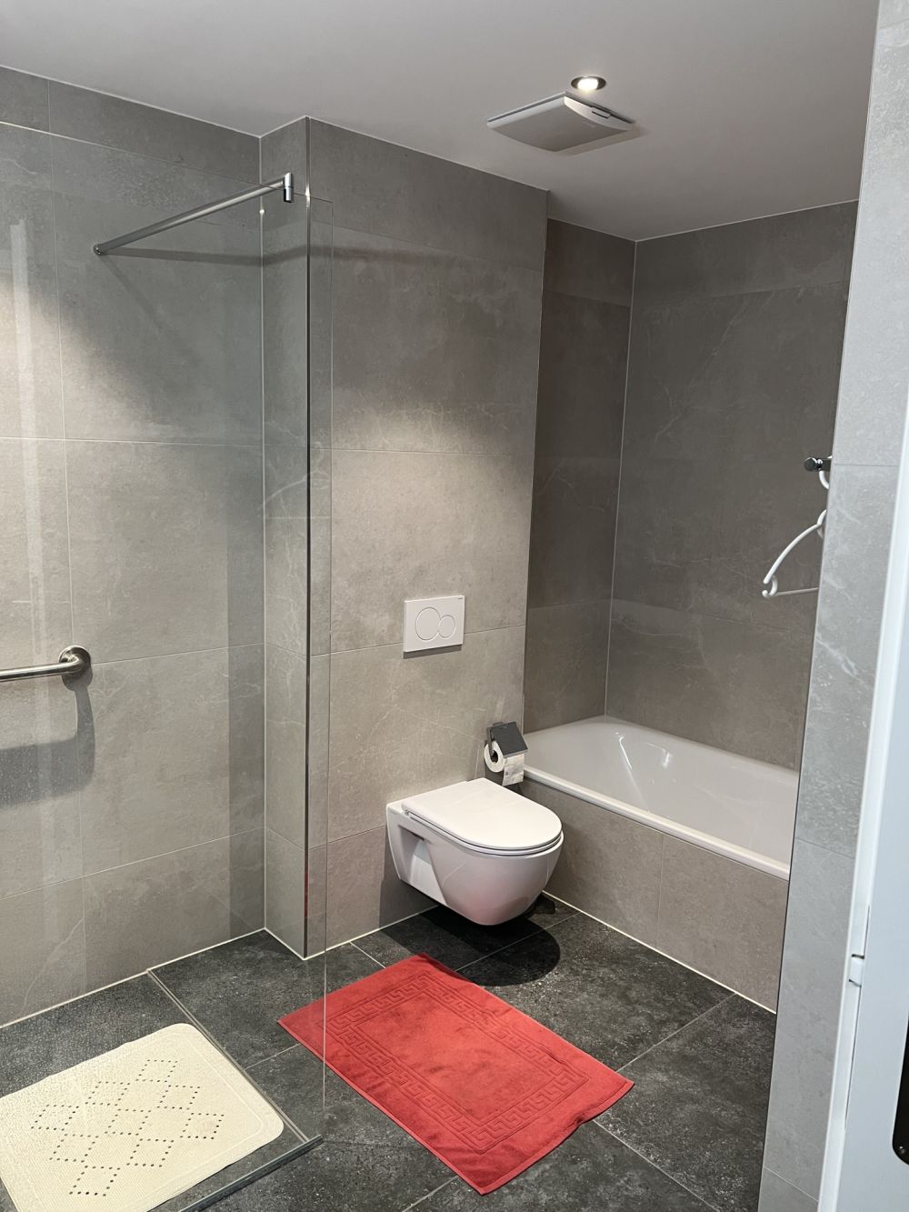 moderne 3.5 Neubauwohnung in Marbach zu vermieten - Badezimmer