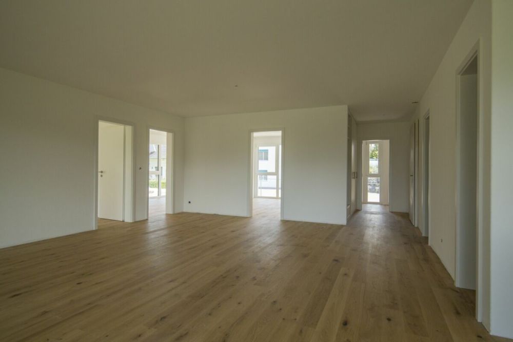 Neubau in St. Ursen - moderne 5.5-Zimmerwohnung mit grossem Balkon! - Bild 7