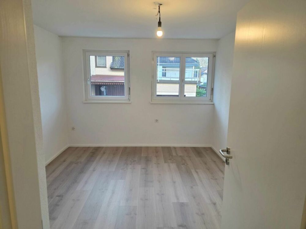 Grenznahe und grosszügige 2½-Zimmer Wohnung im Erdgeschoss - Bild 3