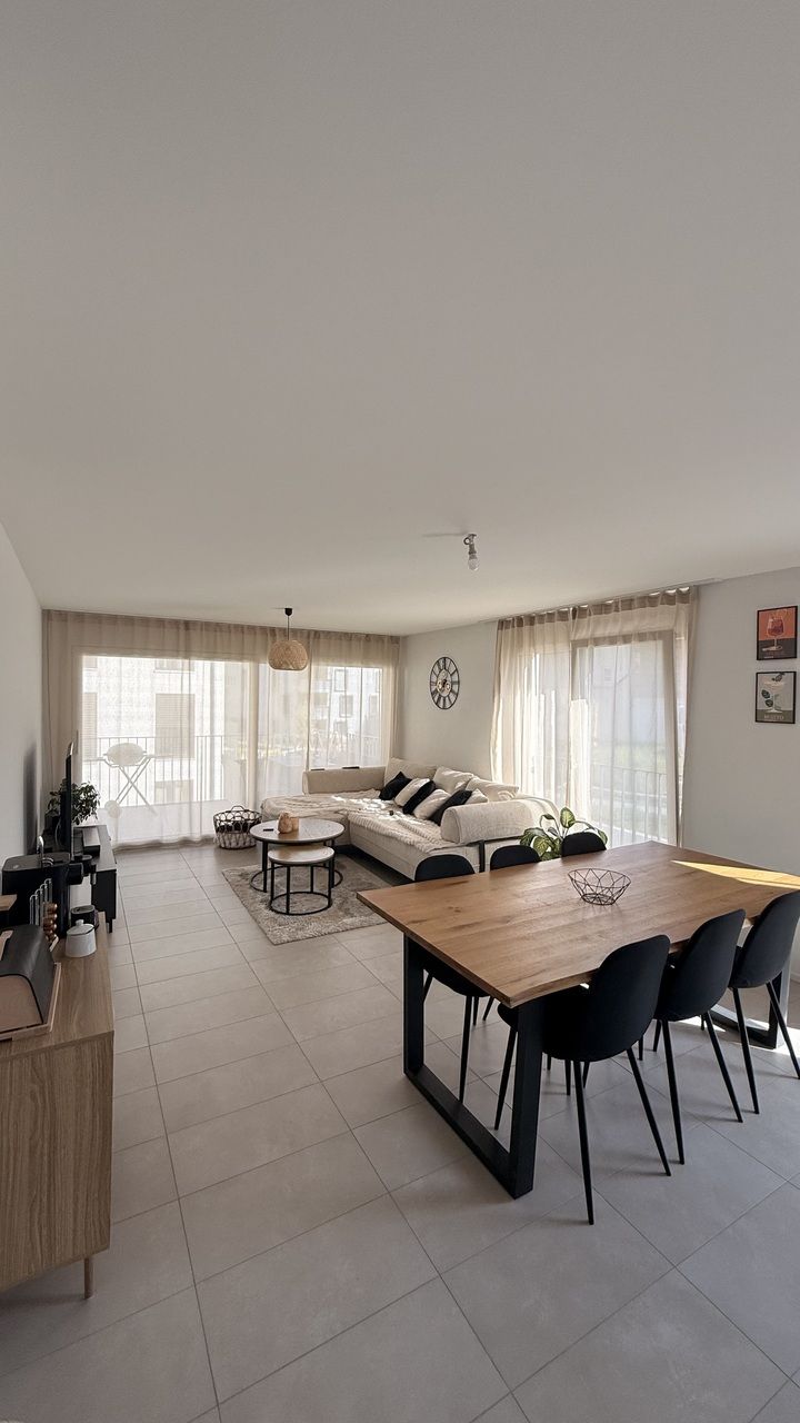 Magnifique appartement moderne avec grand balcon - Bild 1