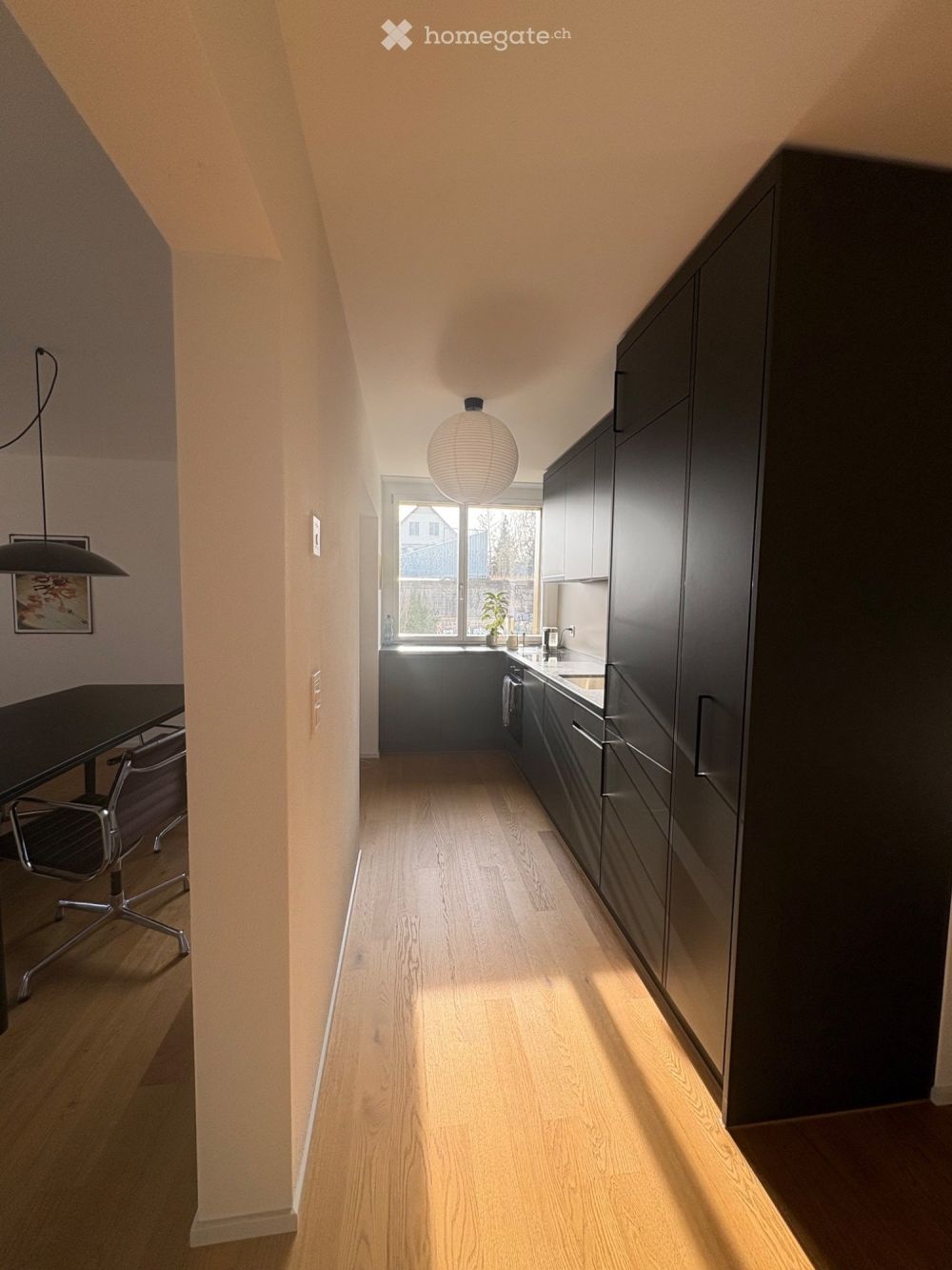 Schöne 3.5-Z-Wohnung mit Tiefgarage und grossem Balkon - Bild 3