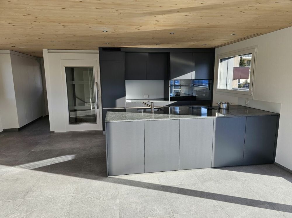 Einfamilienhaus mit Einliegerwohnung mit einmaliger Aussicht - Küche Hauptwohnung