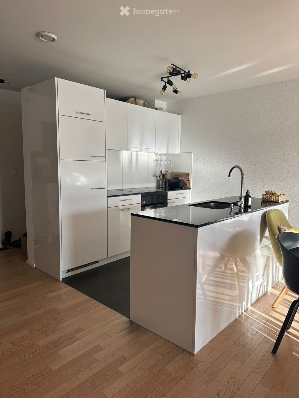 Moderne 2.5-Zimmer-Wohnung mit Seenähe und grossem Südbaldkon in Arbon - Bild 3