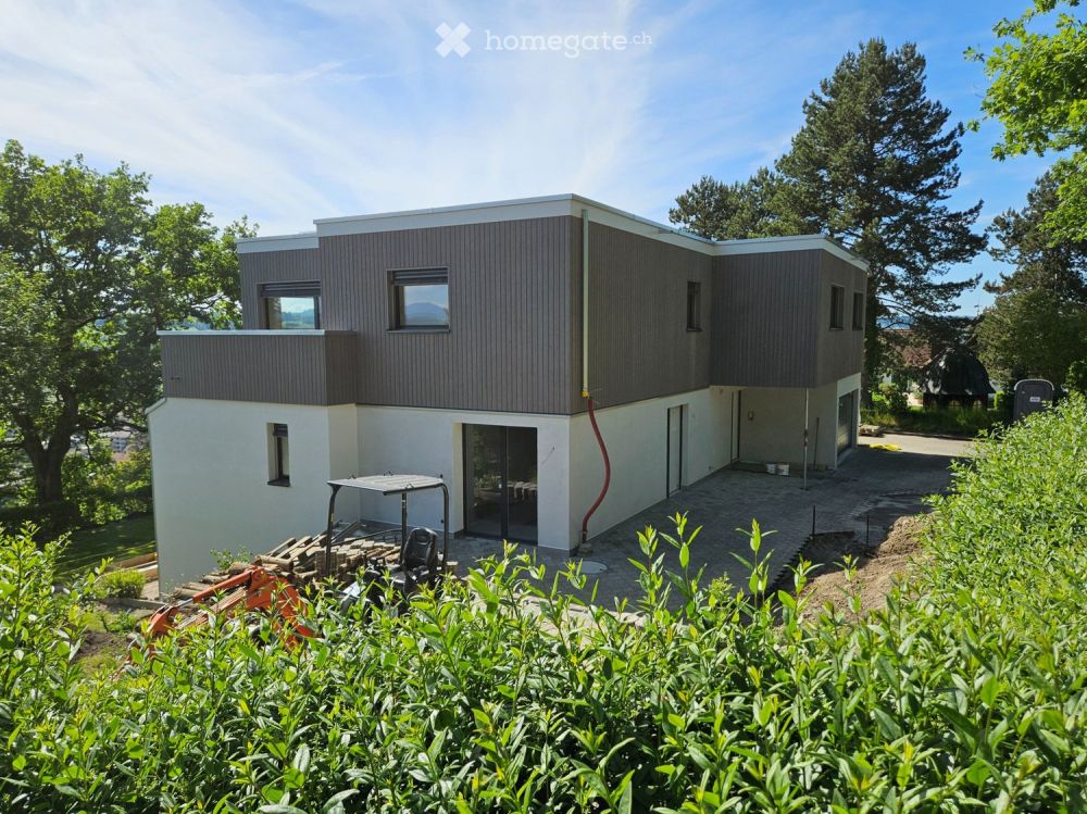Erstbezug: 4.5 Zimmer Wohnung mit Panoramablick & Sitzplatz - Bild 2