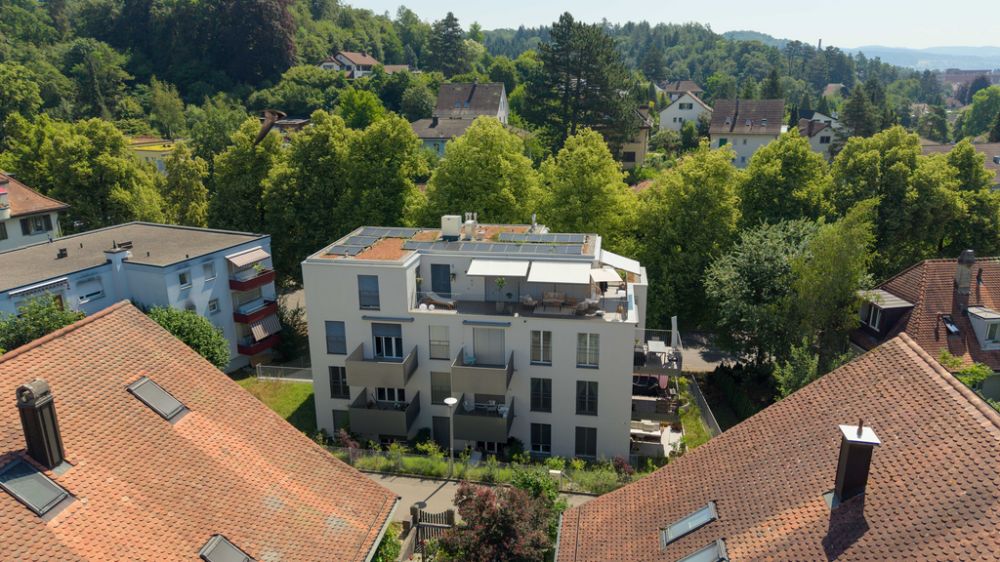 Moderne 3.5-Zimmer-Attikawohnung mit grosszügiger Terrasse - Aussenansicht