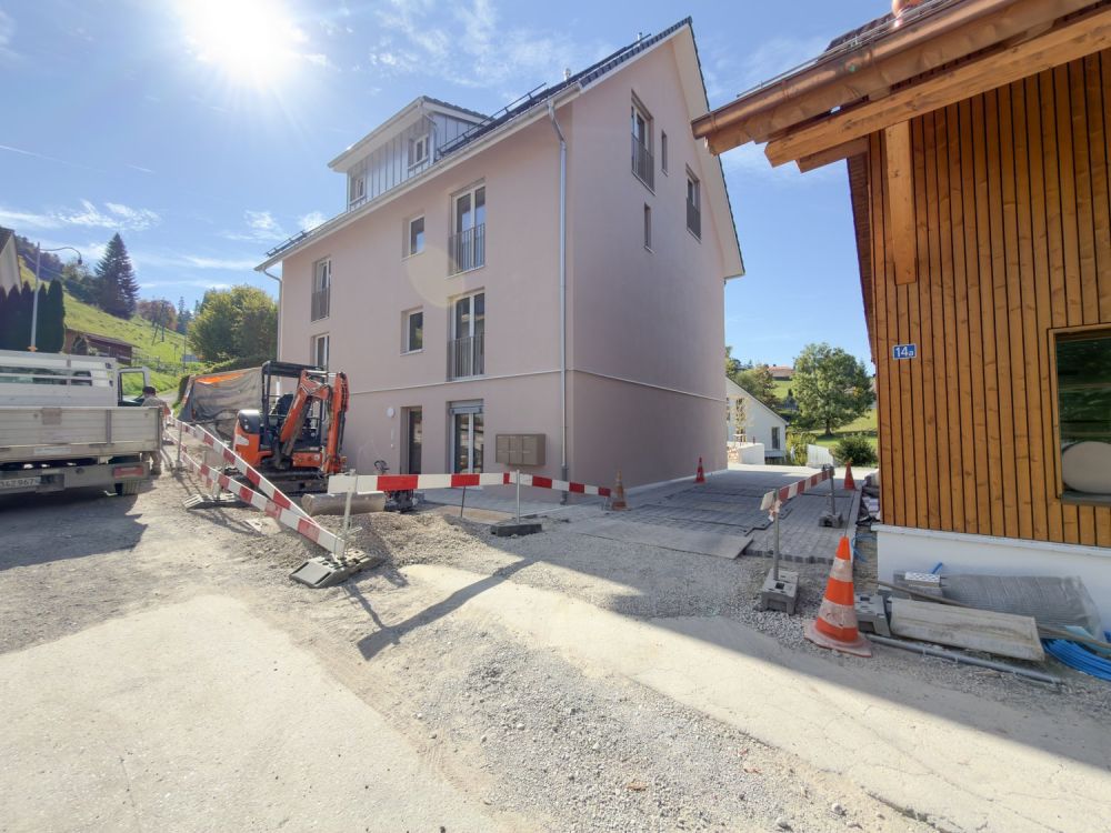 Erstvermietung - Grosszügige 4.5 Zimmer-Maisonettewohnung an ruhiger Lage - Bild 1