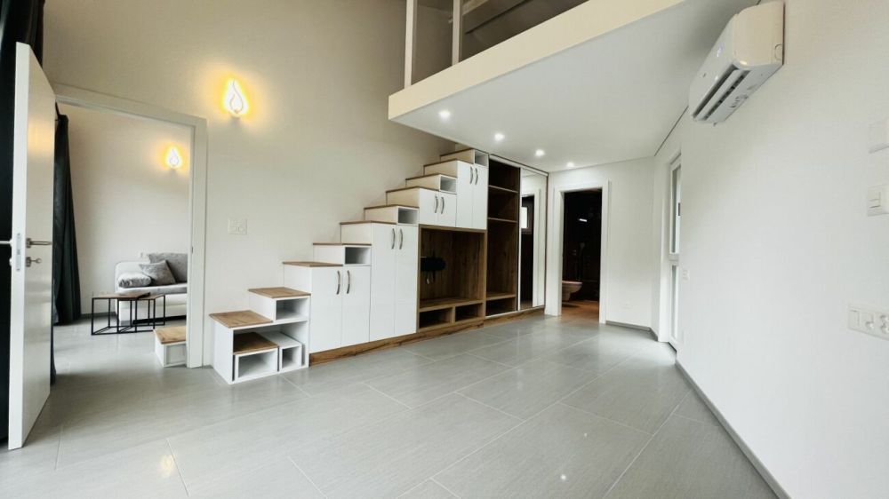 Neubau hochwertiges Top möbliertes Studio mit Klima, Parkplatz, Balkon - Bild 1