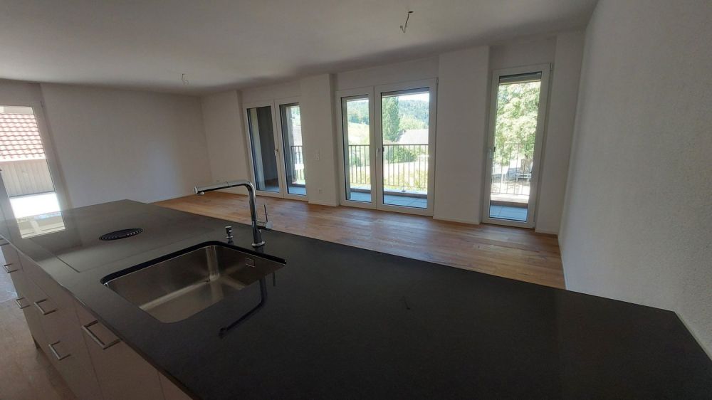 Erstbezug moderne 4.5-Zimmer-Wohnung in Bachs - Blick ins Grüne beim kochen