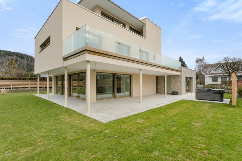 Neubau-Villa in Unterägeri zur Miete - Whirlpool, Dachterrasse & Lift - Bild 13