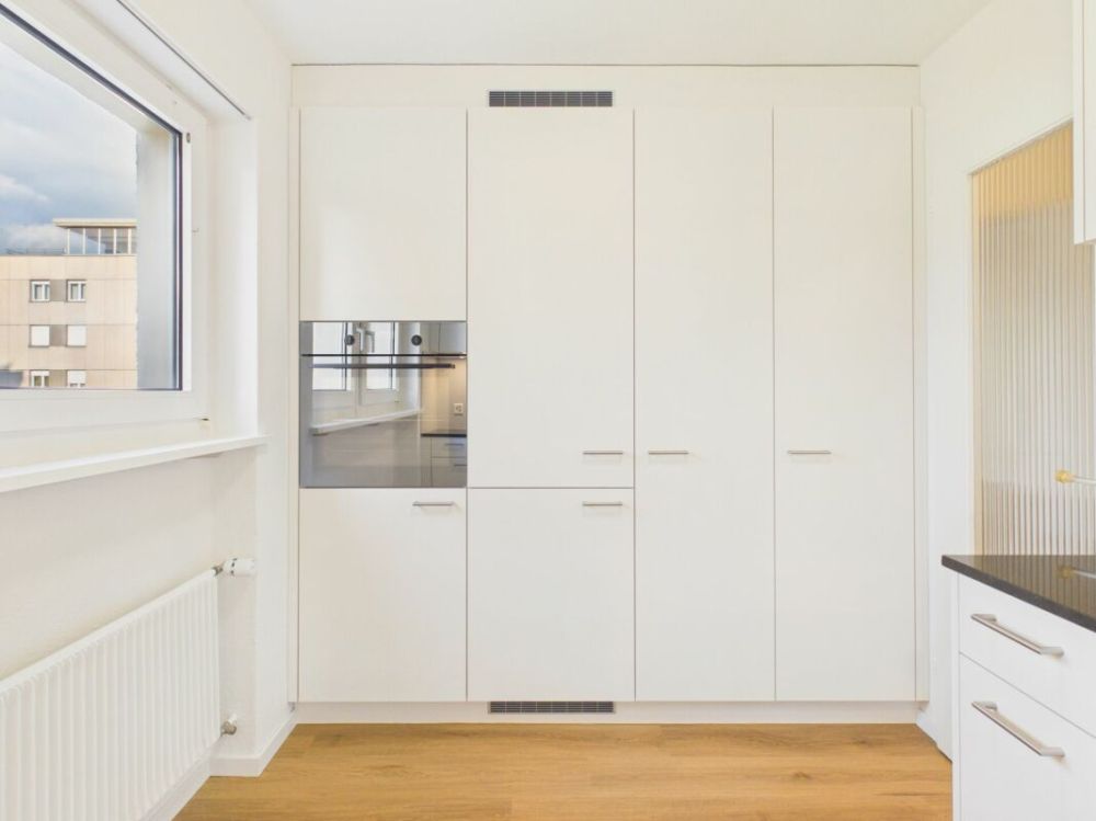 Erstbezug nach Totalsanierung: Stilvolle 4.5-Zimmer-Wohnung mit Top-Anbindung - Bild 2