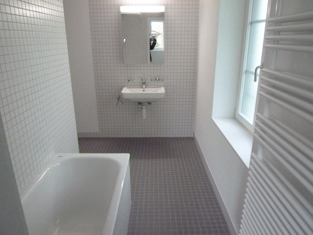 Moderne 3.5-Zimmerwohnung in Ostermundigen mit grossem Balkon - Bad