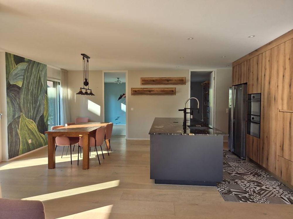 Attraktive 5.5-Zimmer Gartenwohnung (Neubau 2022) mit grosszügigem Sitzplatz und Garten - Bild 3