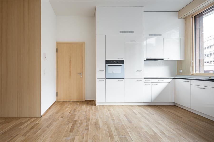 Mieten ohne Kaution - Tschent Wohna - urban mit viel Grünzone - Küche