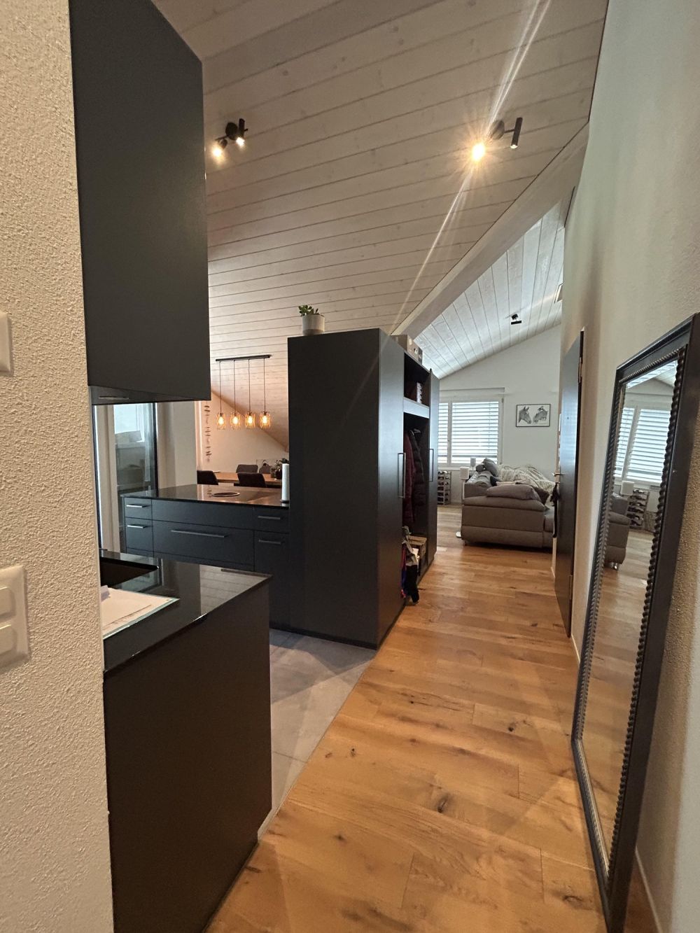 Moderne Dachwohnung mit Blick ins Grüne - Bild 2