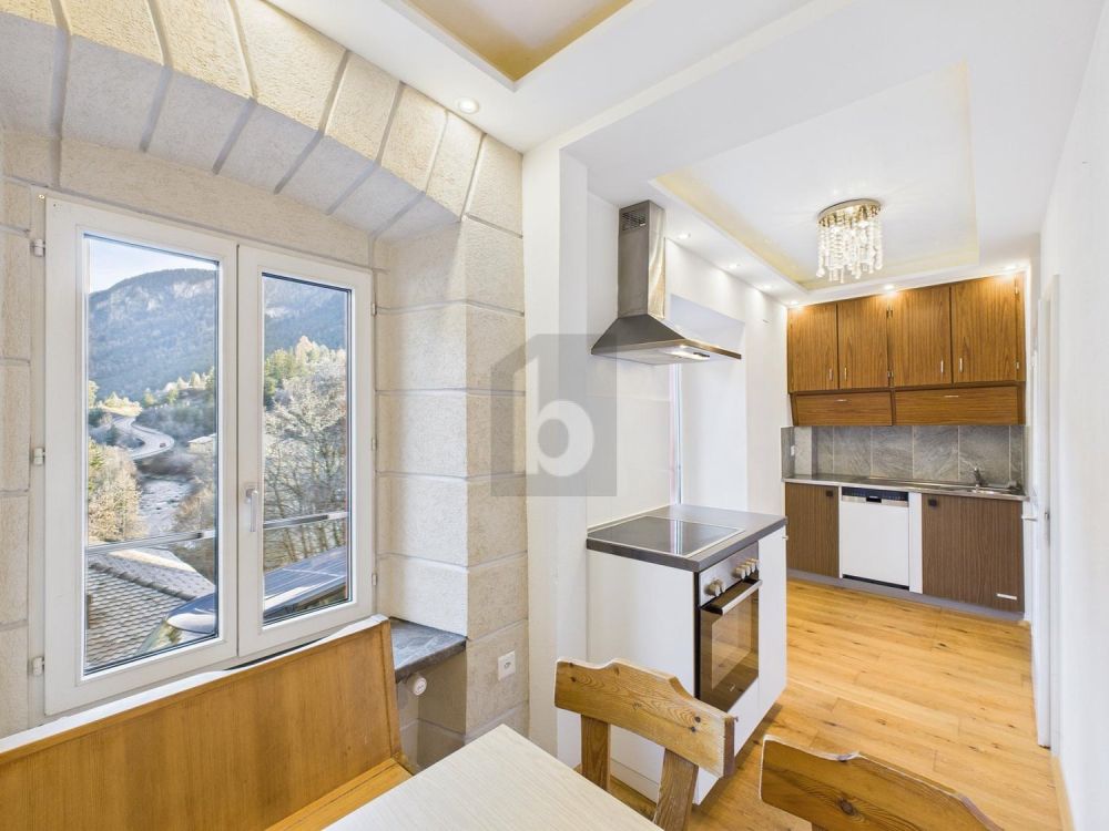 MODERNE ALTBAUPERLE MIT SPECKSTEINOFEN - Bild 4