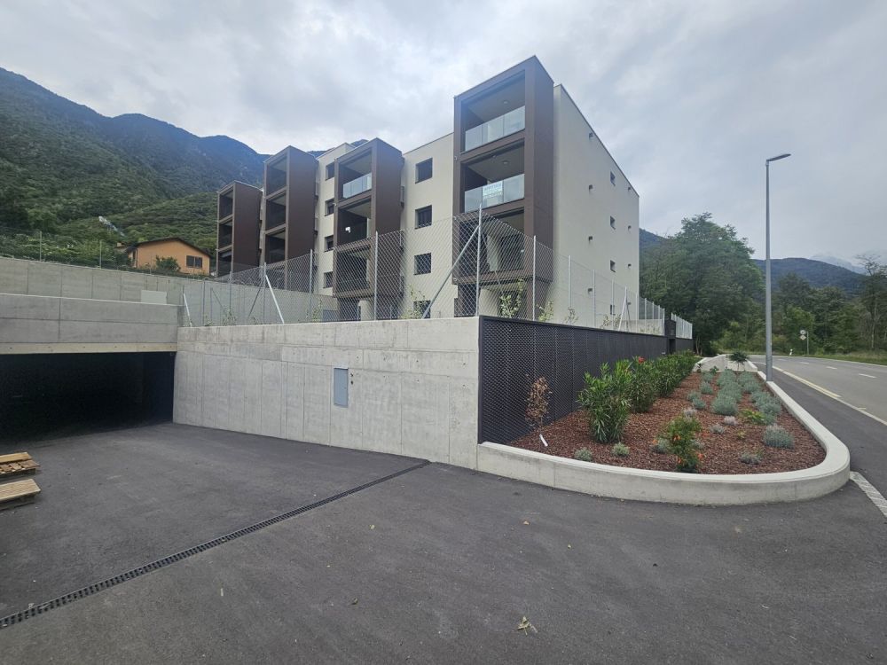 AFFITTASI NUOVO 2.5 LOCALI CON VISTA APERTA A LUMINO - Bild 9