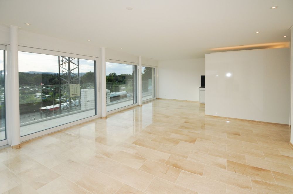 Luxus Wohnung im 1. OG mit Balkon und Weitsicht bis in die Alpen - Bild 8