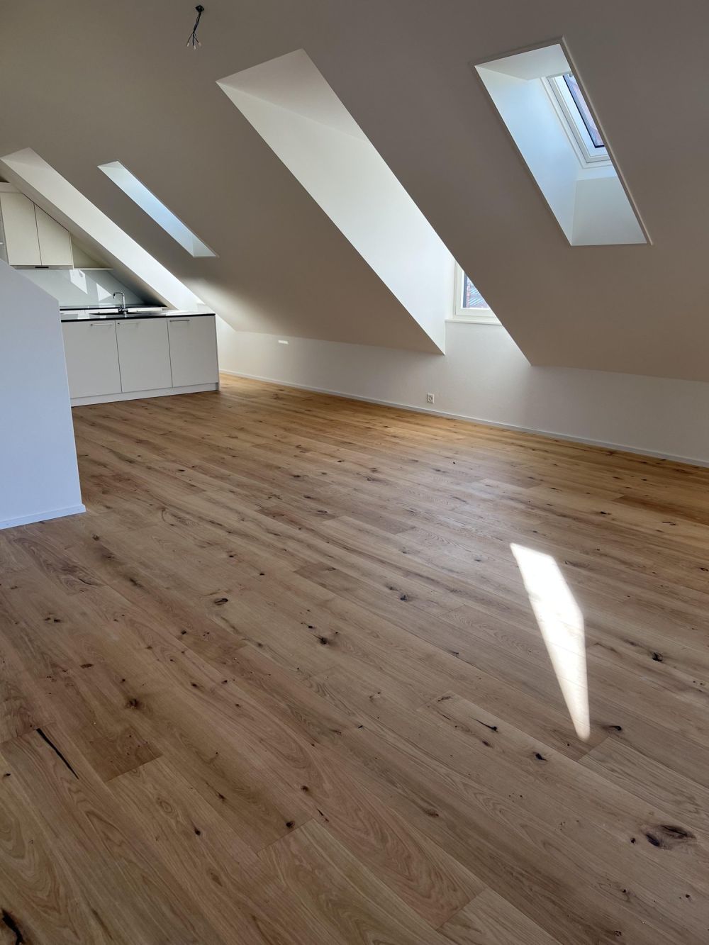 Luxuriöse 5.5-Zimmer-Wohnung an hervorragender Lage in Nänikon - Bild 8