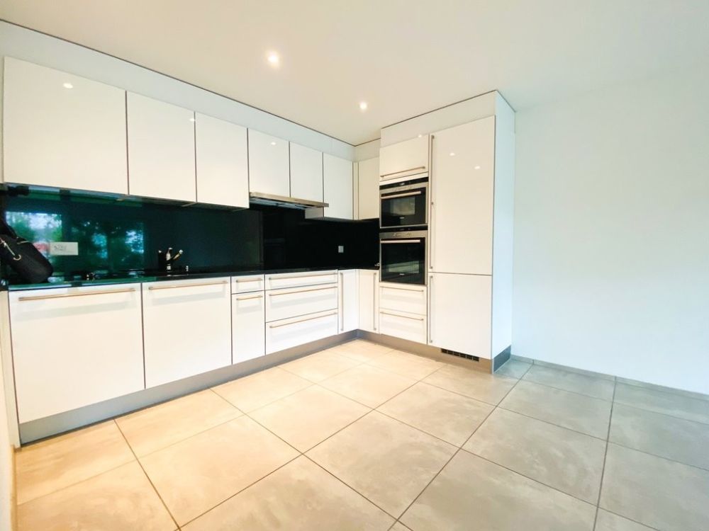 GROSSZÜGIG AN TOP LAGE - Bild 2