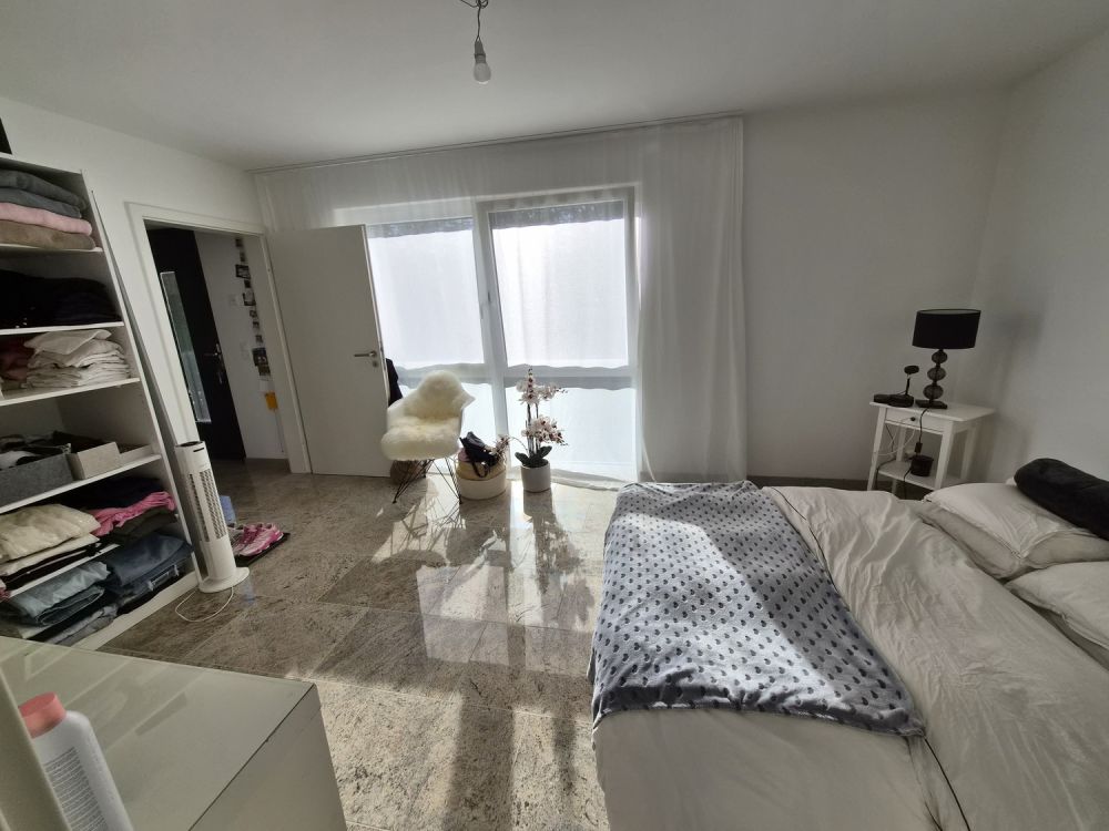 Wunderschöne, Sonnenverwöhnte, neue 2,5 Zi.Wohnung, grosse Terrasse, WM/Tumbler, Granitböden uvm. - Bild 6