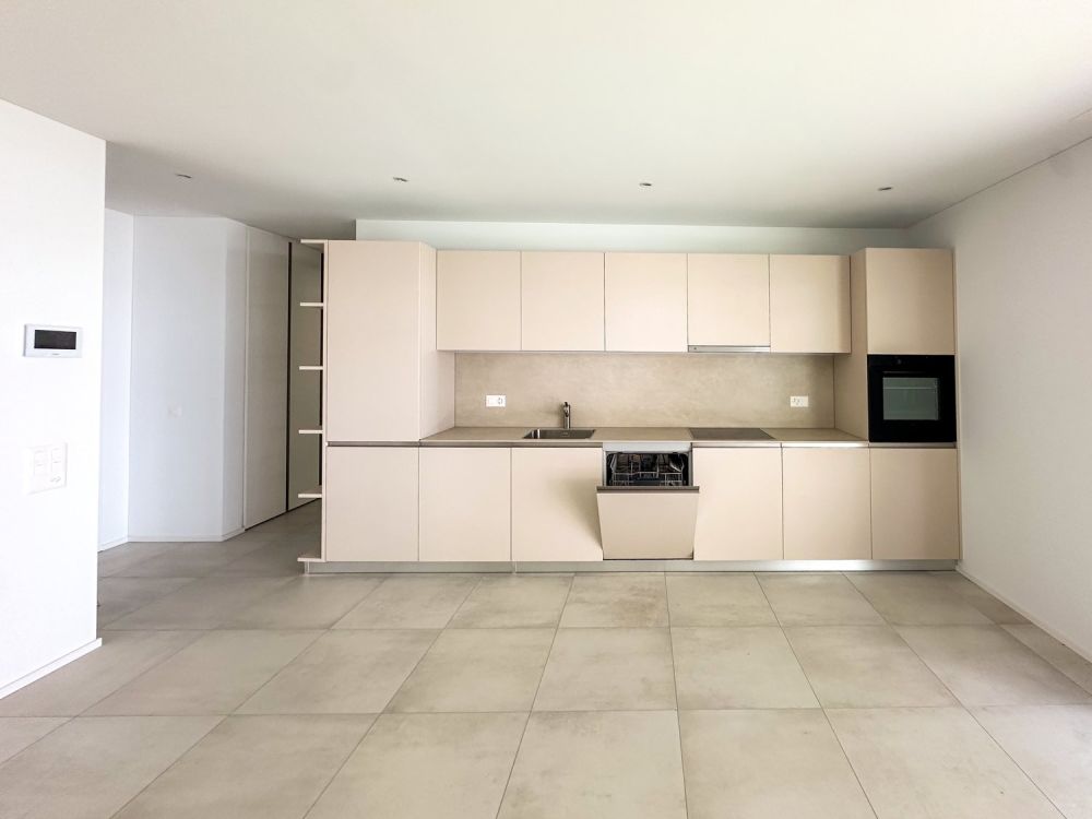 Elegante 2.5 locali con terrazzo a Lumino (TI) - Bild 2