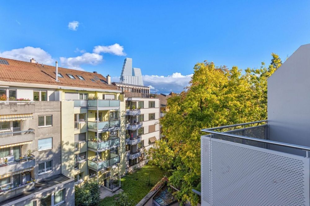 Familienwohnung mit Terrasse - Erstvermietung nach Sanierung - Innenhof