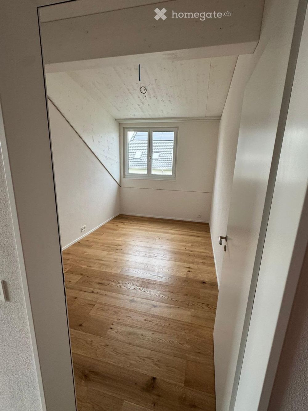 Helle 3.5Zi-Dachwohnung (Preis inkl. PP 1. UG) - Bild 1