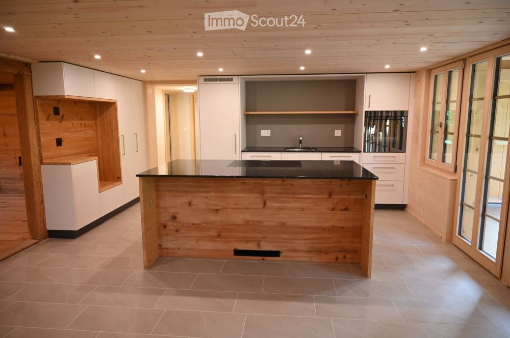 Exklusive neue 4-Zimmer-Altholzwohnung in Bauernhaus - Bild 1