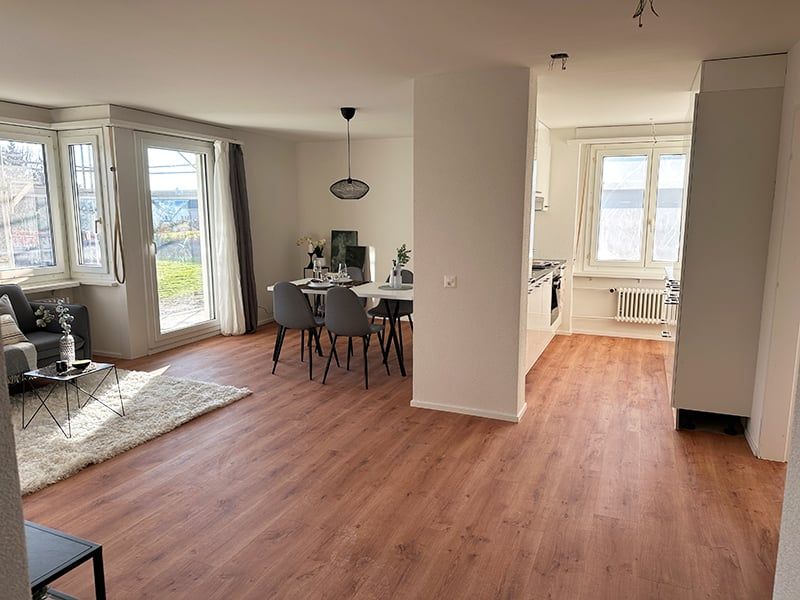 Erstvermietung von modern renovierten 4.5-Zimmerwohnungen mit 15m2 Balkon - Bild 2