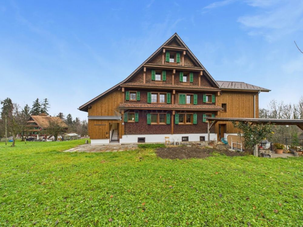 Wohnen im Einklang von Tradition und Moderne: Wie aus dem Ei gepellt - Ihr exklusiver Hausteil im steuergünstigen Feusisberg - Bild 1