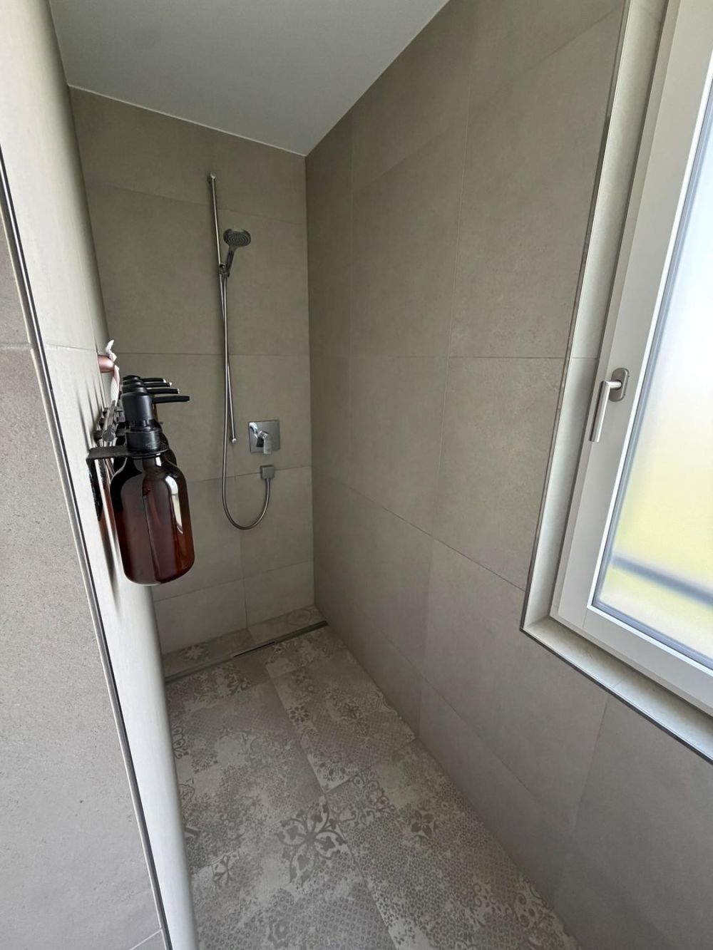 2.5 Apartment Lake View- (Available 4-31 December) - Bild 10
