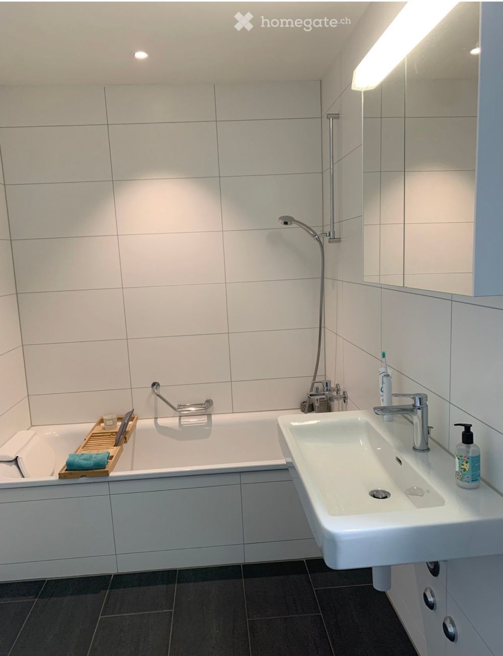 Modern 5.5-Room Apartment with Stunning Views in Langnau am Albis - Bild 6