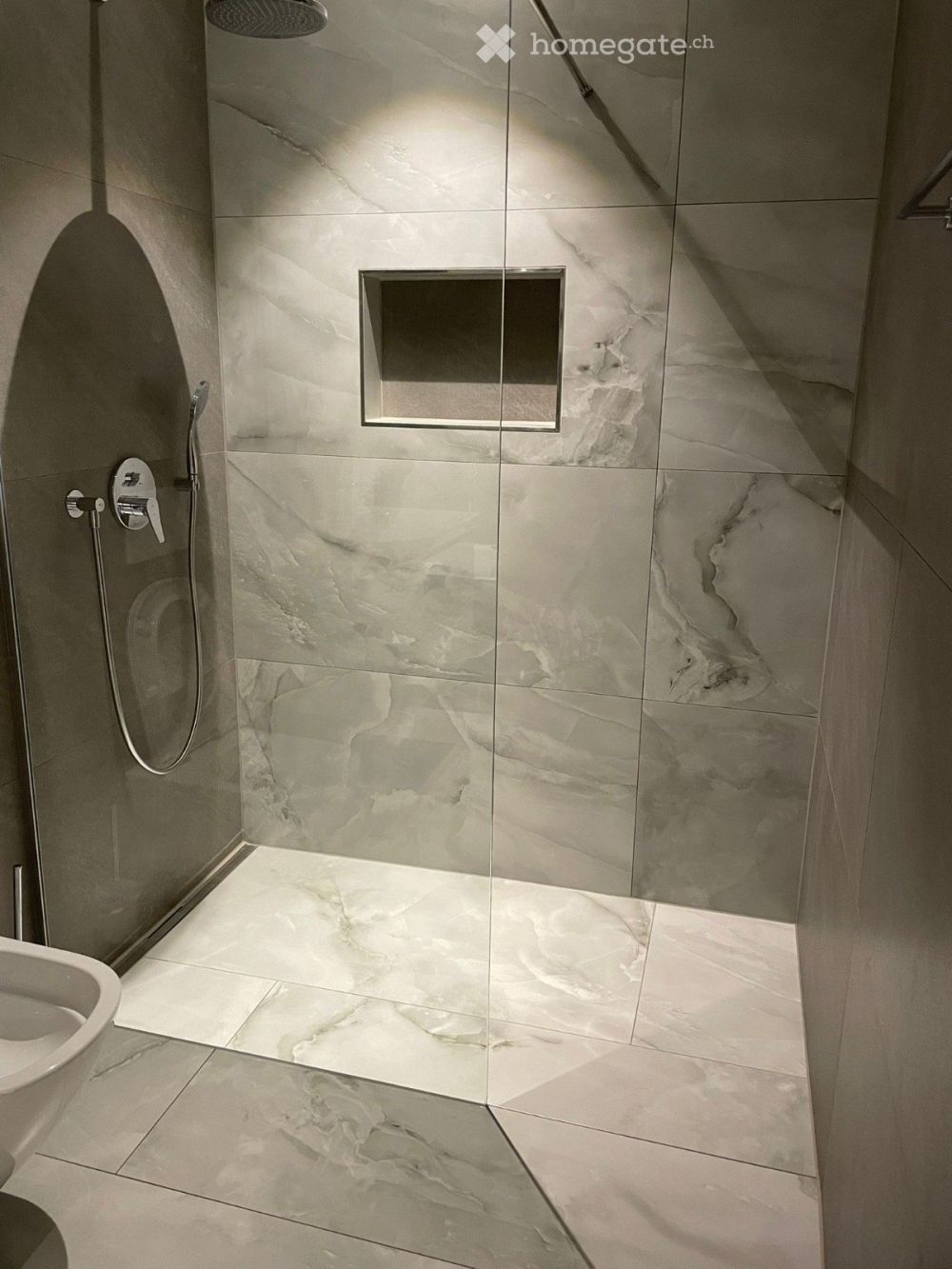 Moderne 3.5-Zimmer-Neubau-Wohnung mit Balkon in Laufen - Bild 5