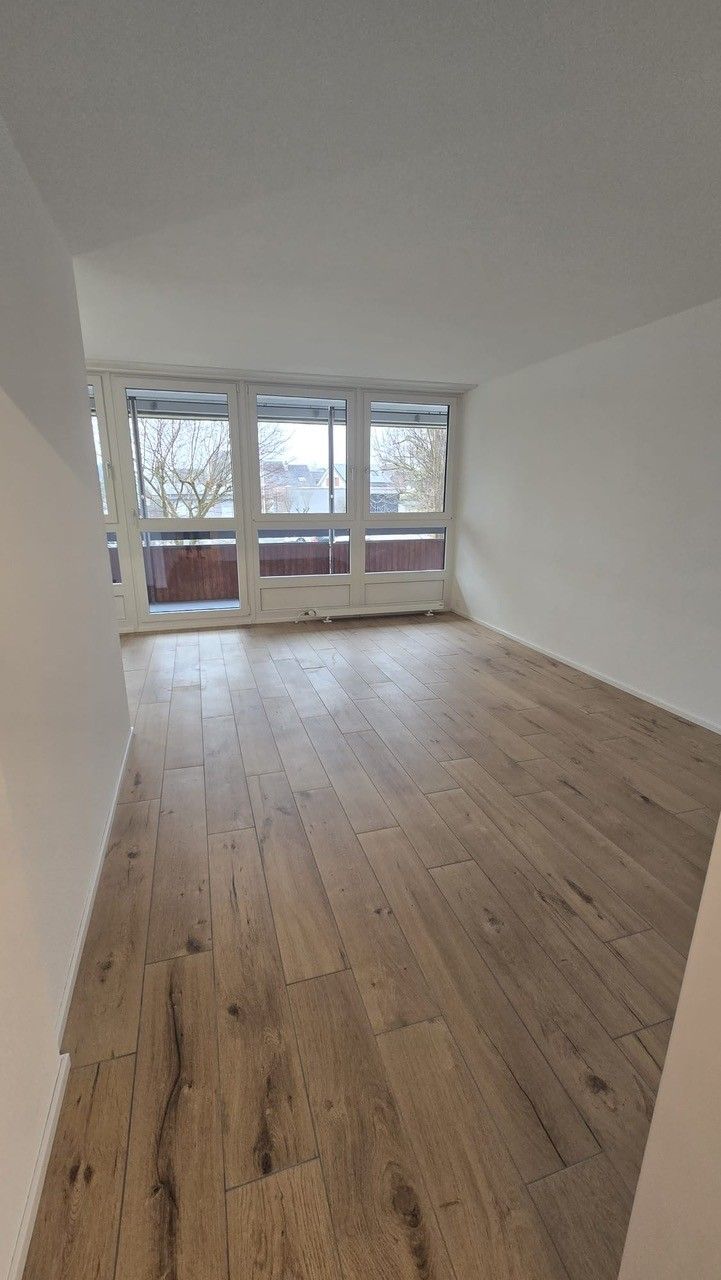 Komplett renovierte Wohnung mit eigenem Waschturm und Parkplatz - Bild 2