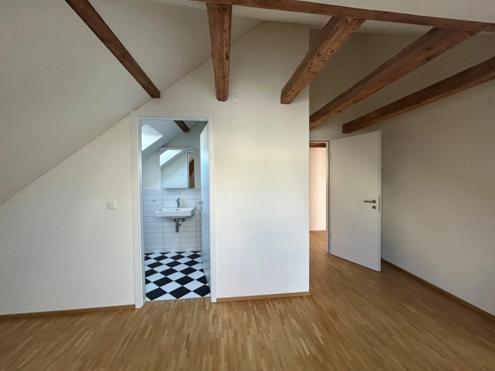 Moderne Dachwohnung mit Loggia an zentraler Lage - Bild 5