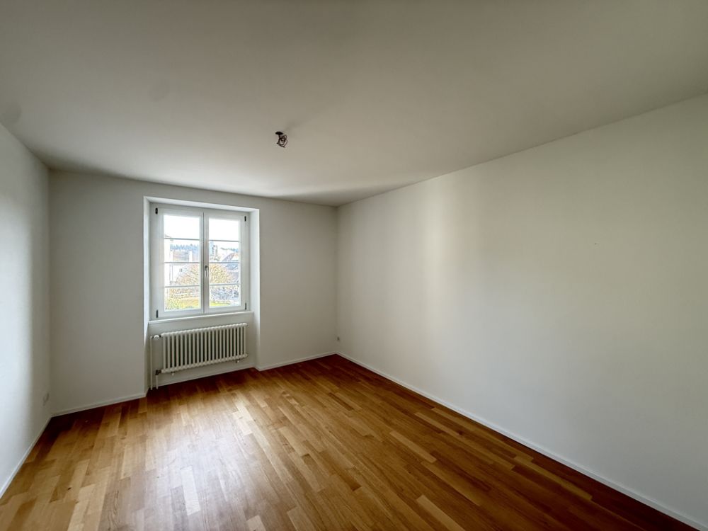 Erstvermietung - 3.5-Zi-Wohnung in historischer Umgebung an der Birs - Zimmer