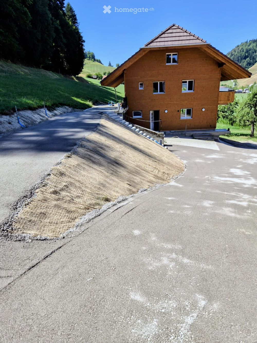 Erstbezug nach Totalsanierung: Moderne 2.5-Zimmer-Wohnung mit Gartensitzplatz - Bild 1