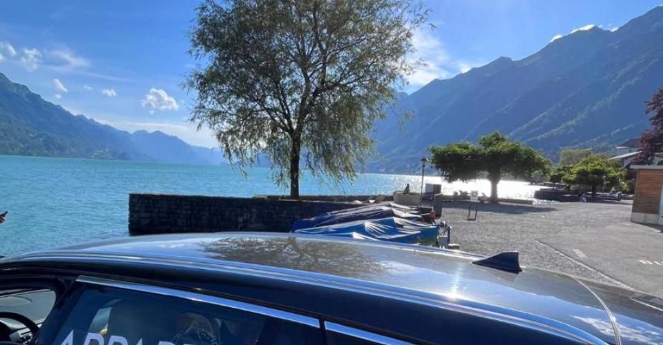 VENTE CONFIDENTIELLE SUR LE LAC DE BRIENZ - Appartement 4.5 pièces - image - 4