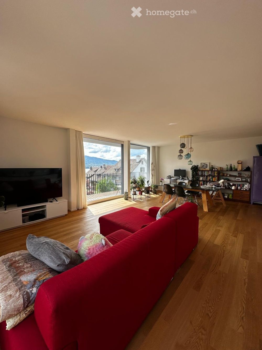 Stunning 3.5-Room Apartment with Lake View in Zürich 8008 - Bild 2